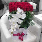 STANDING FLEURIE ROSES IN SQUARE BOX