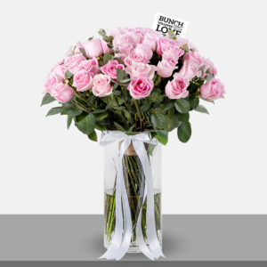 PINK ROSES IN VASE - m