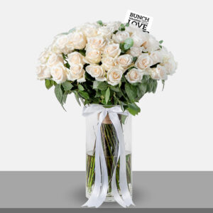 WHITE ROSES IN VASE - m