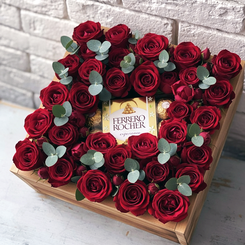 WOOD BOX with Ferrero rocker box