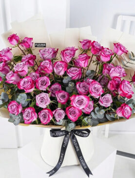 purple roses eucalyptus - M