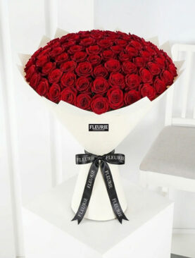 red roses Large bouquet