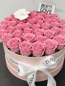 ROUND LIGHT PINK BOX – LARGE CLASSIC