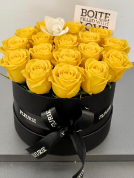 CLASSIC ROUND BOX SMALL - yellow roses