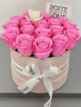 ROUND LIGHT PINK BOX – SMALL CLASSIC