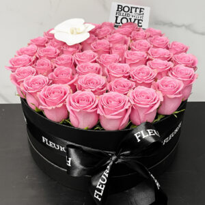 CLASSIC ROUND BOX LARGE - pink roses
