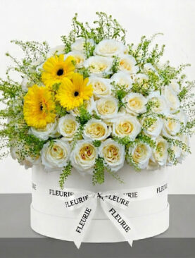 ROUND WHITE BOX – WHITE ROSES - HALF DOME
