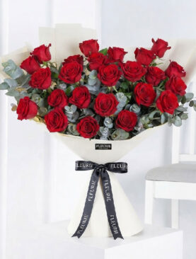 RED EUCAROSES BOUQUET - SMALL